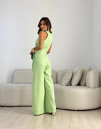Women’s Elegant Sleeveless Jumpsuit – Contemporary Luxury Outfit