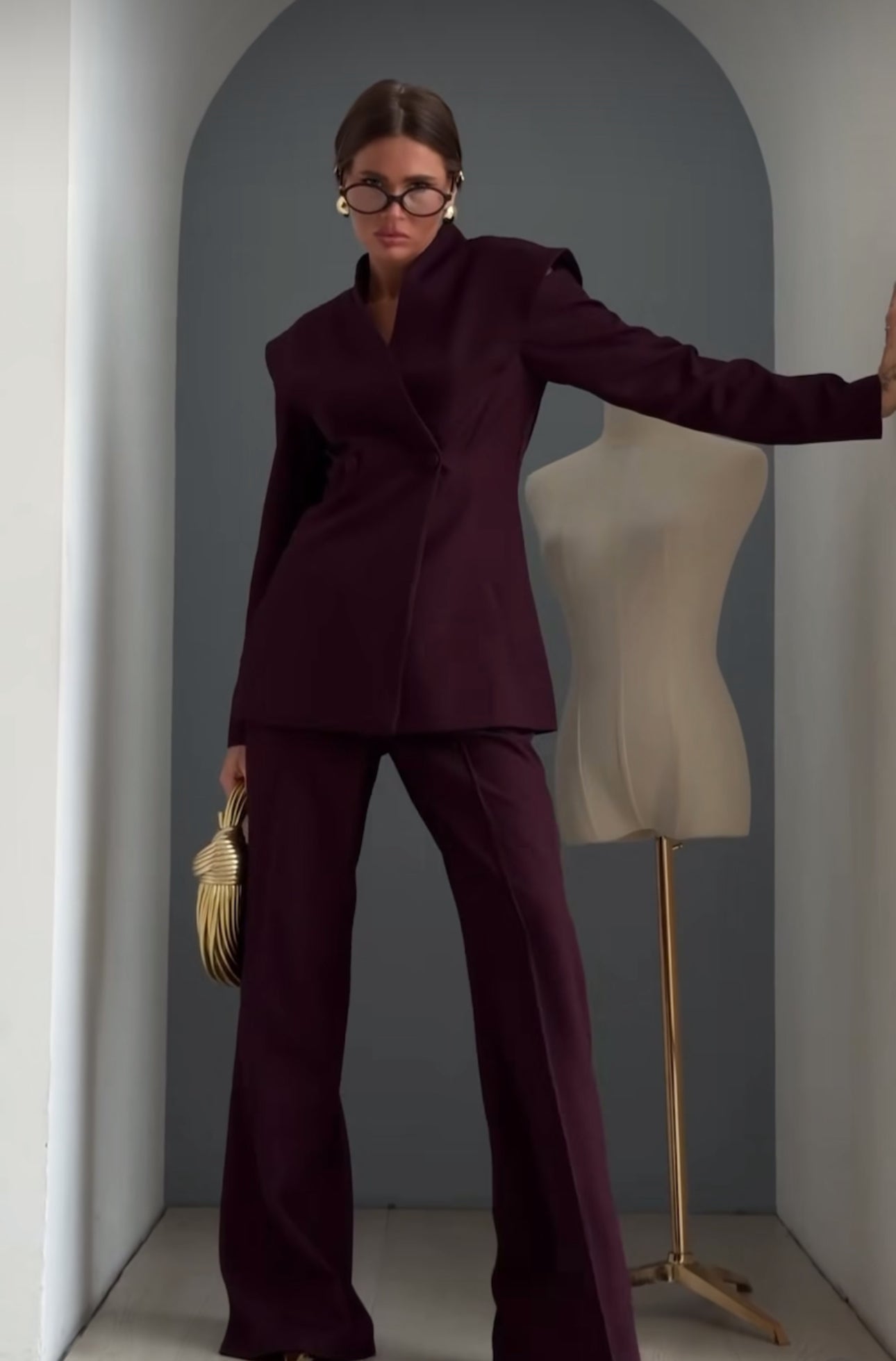 Larisa Women's Elegant Suit