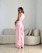 Women’s Elegant Sleeveless Jumpsuit – Contemporary Luxury Outfit
