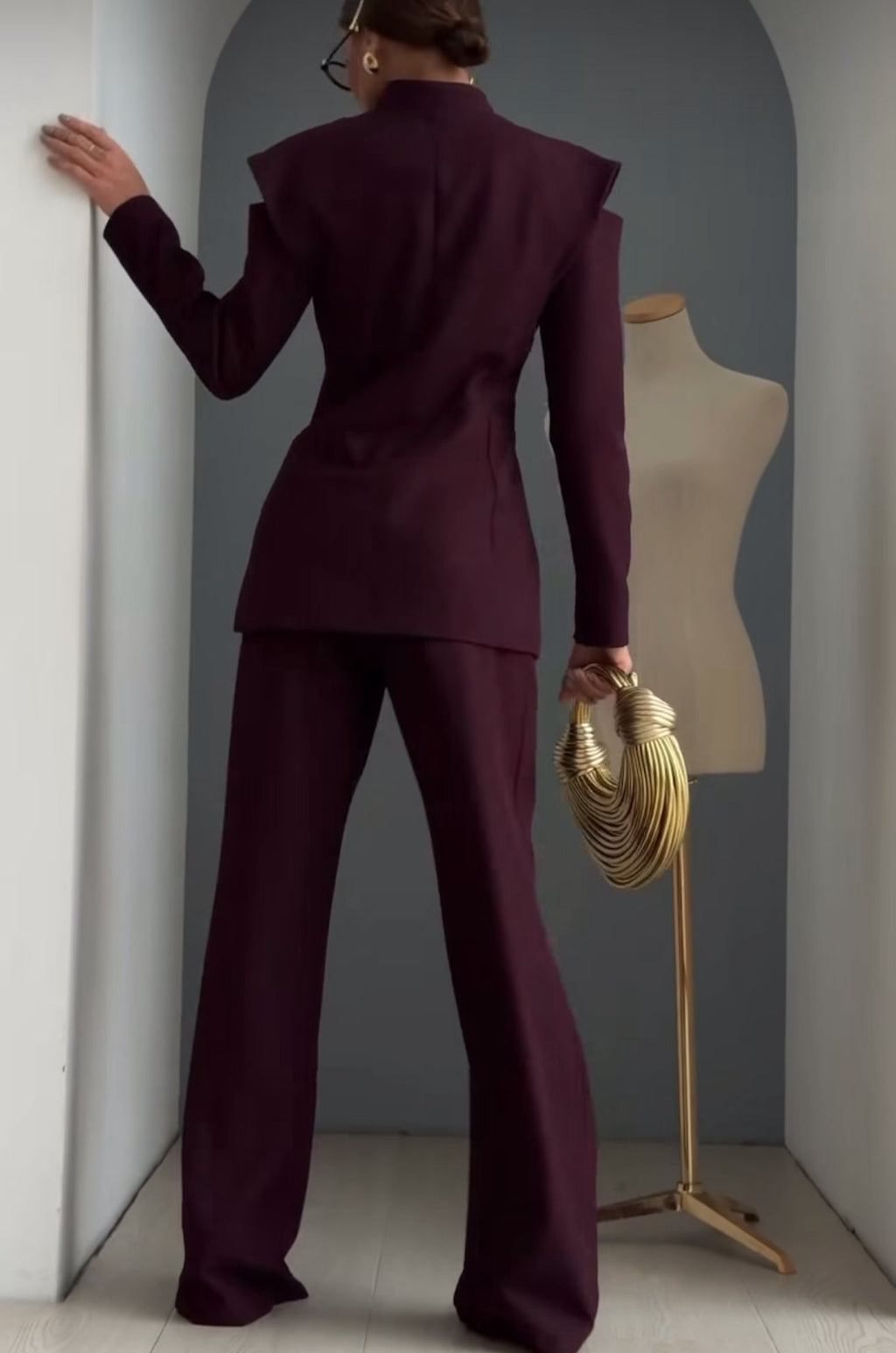 Larisa Women's Elegant Suit