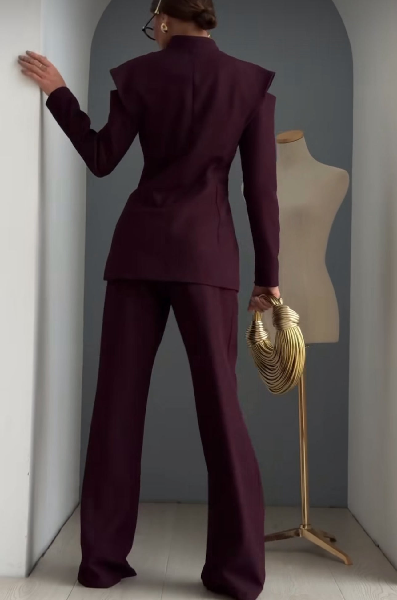Larisa Women's Elegant Suit