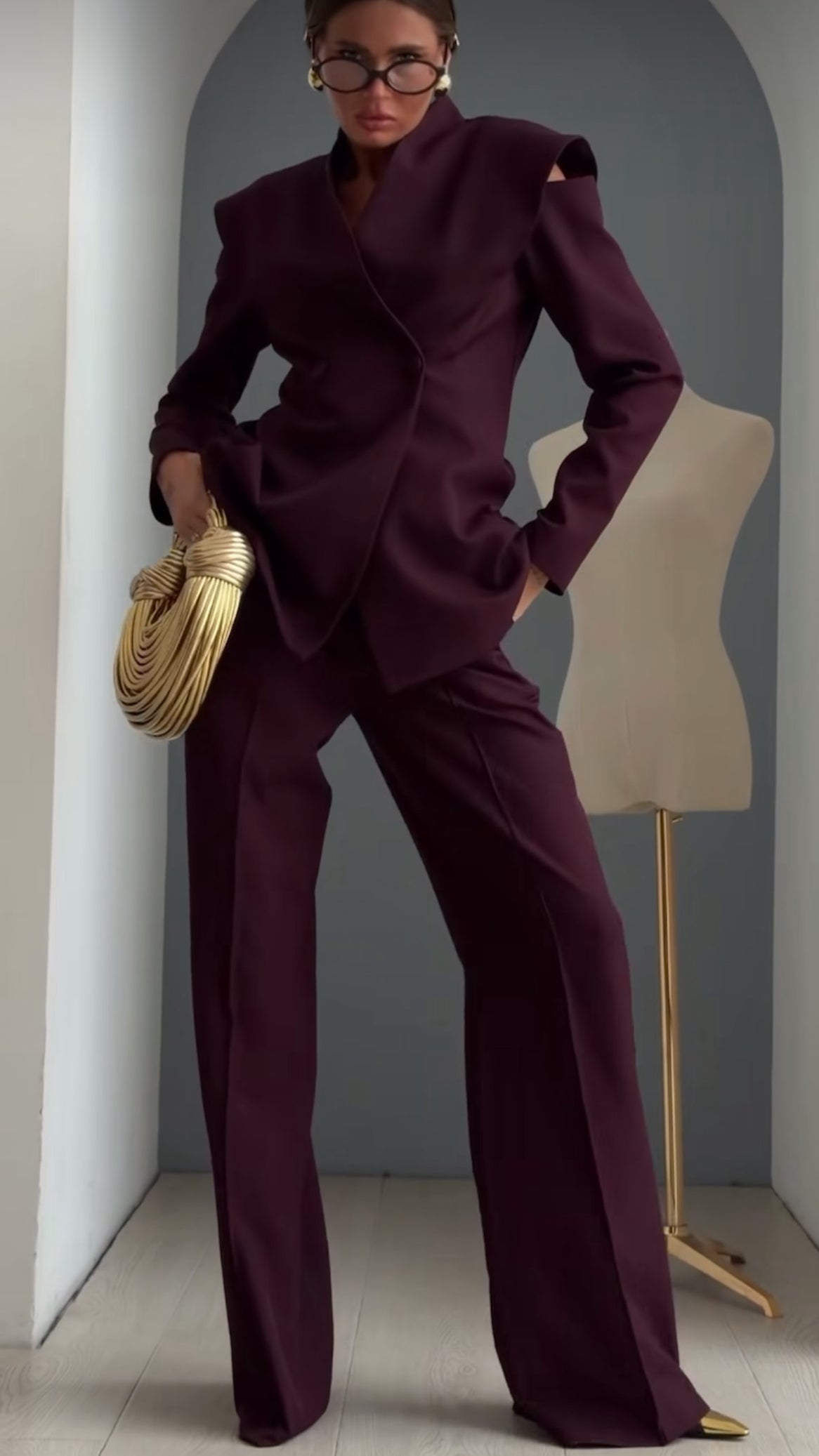 Larisa Women's Elegant Suit