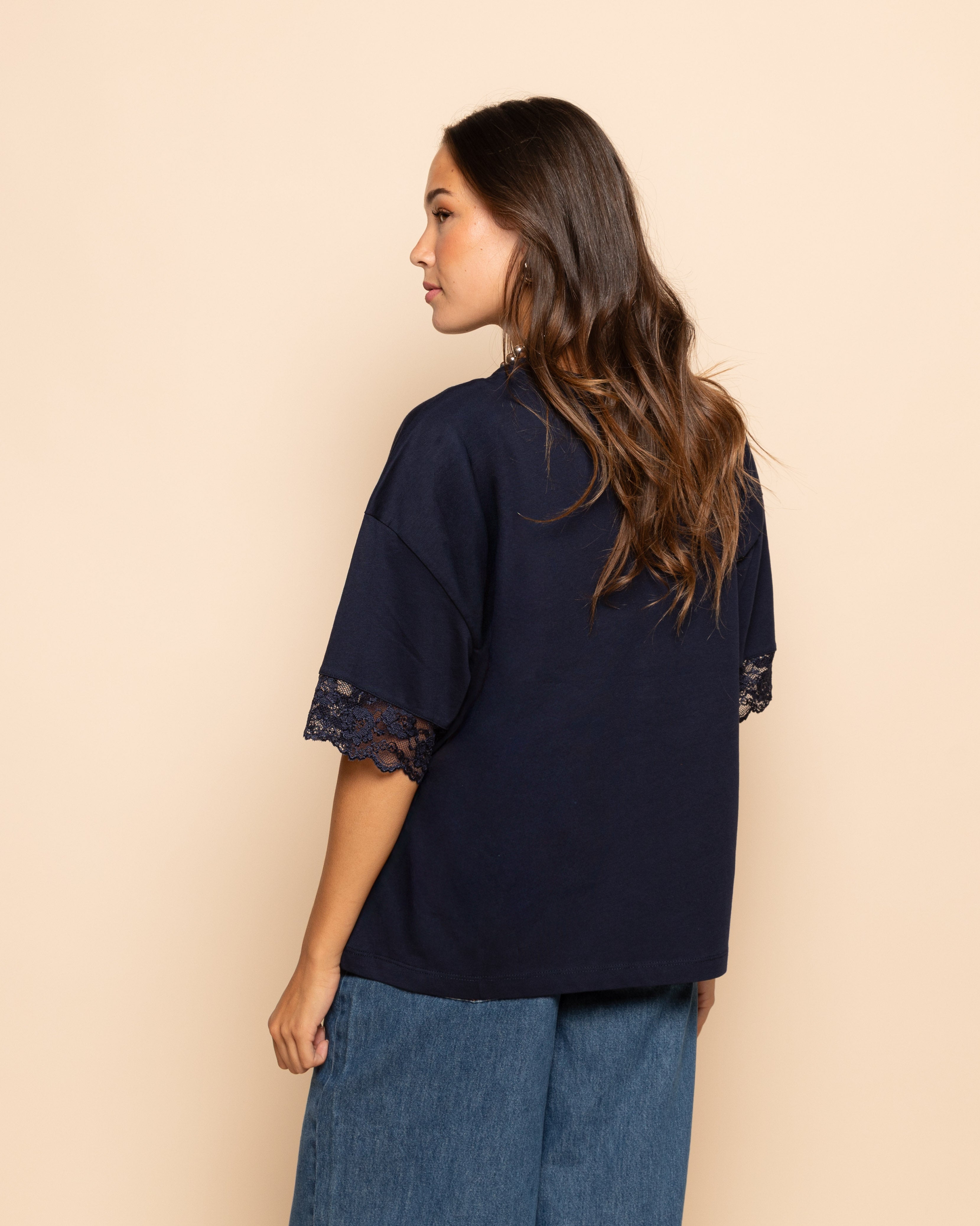 LACE SLEEVE OVERSIZED TEE NAVY