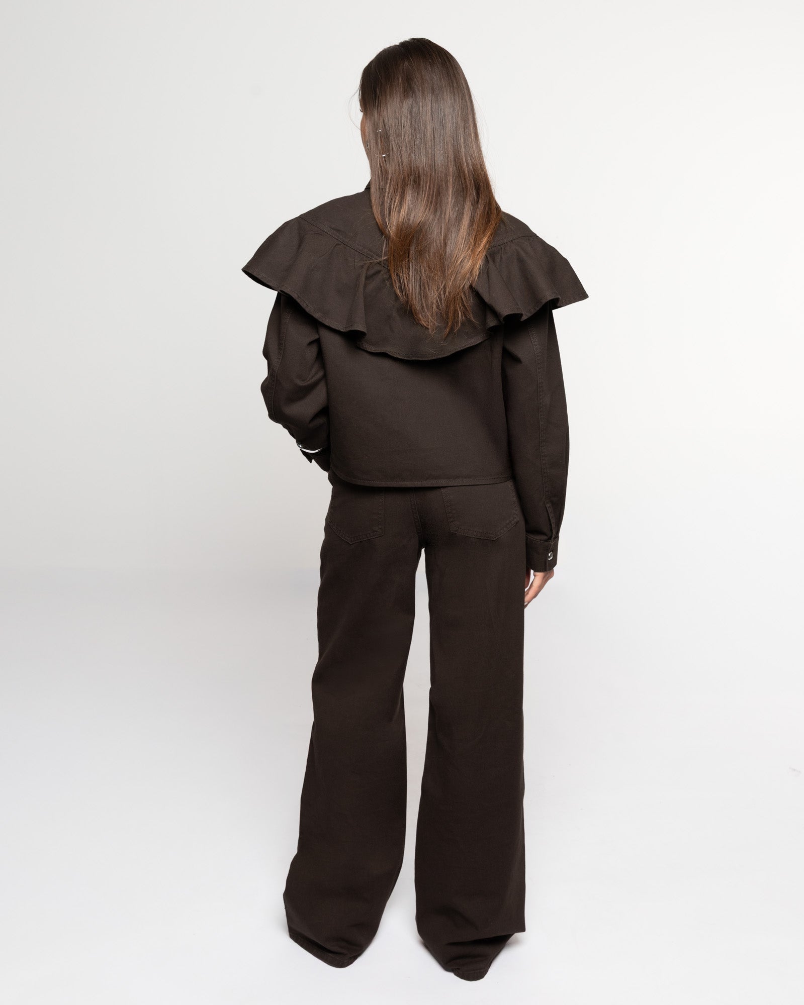RUFFLE DENIM BLOUSE BROWN