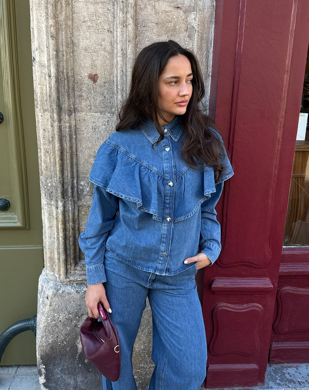 RUFFLE DENIM BLOUSE MID BLUE