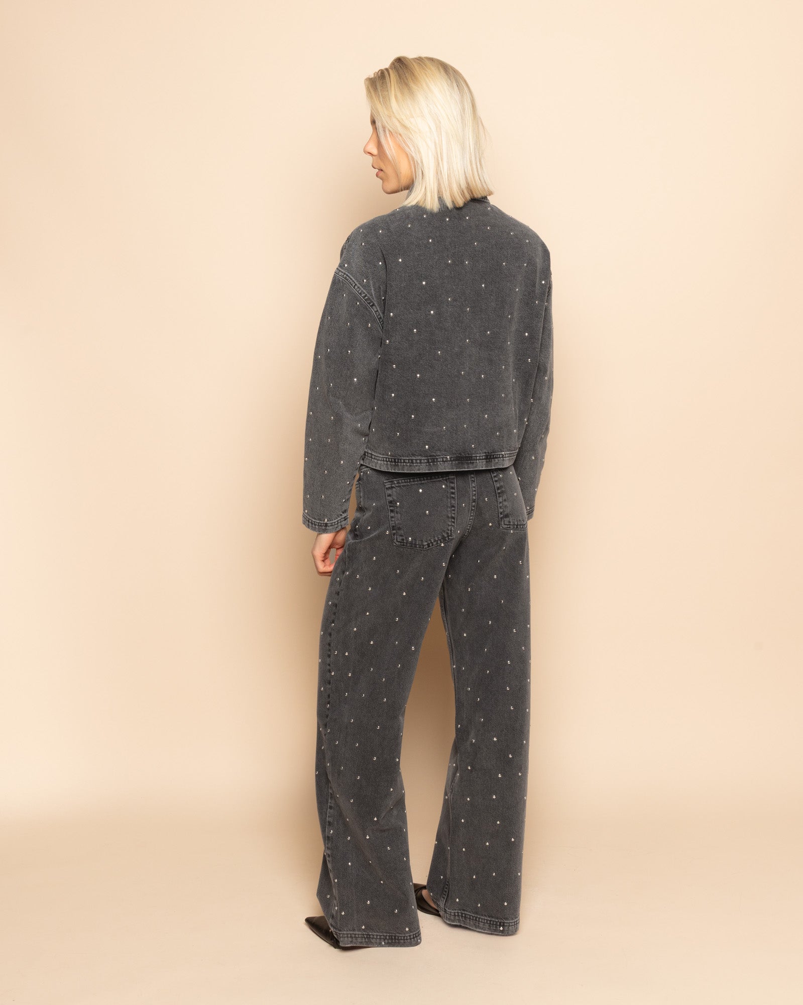 ALLOVER STUD DENIM JACKET GREY