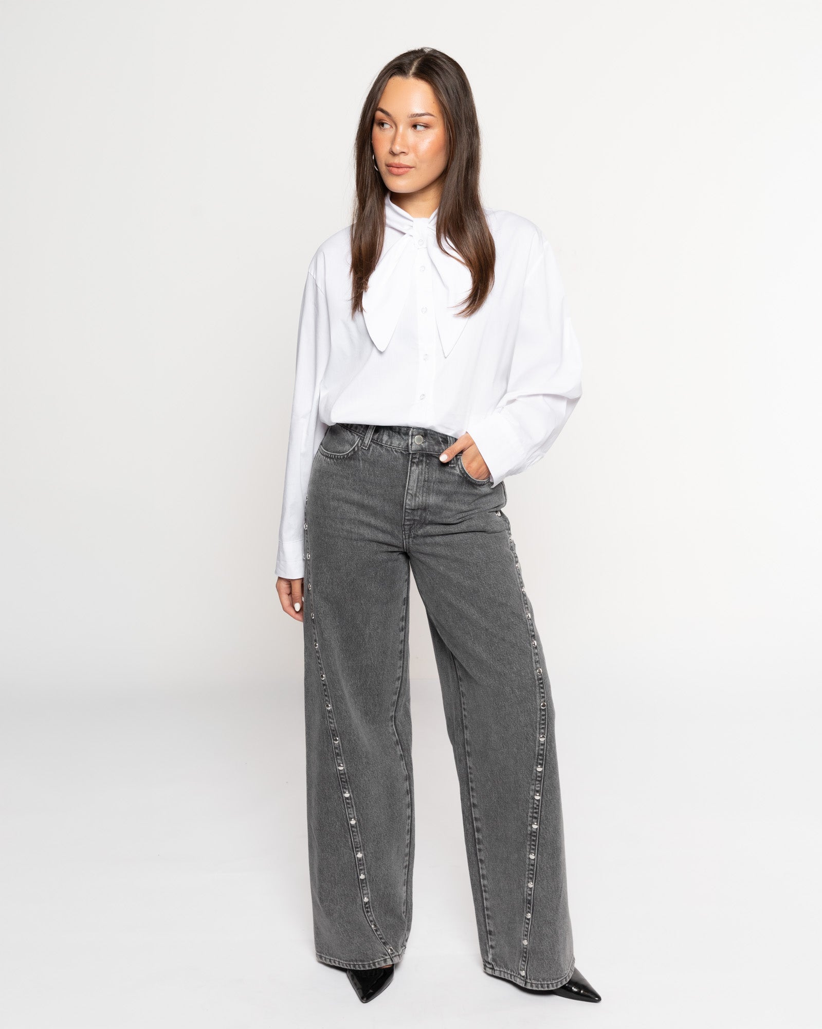 STUD SEAM WIDE LEG JEANS GREY