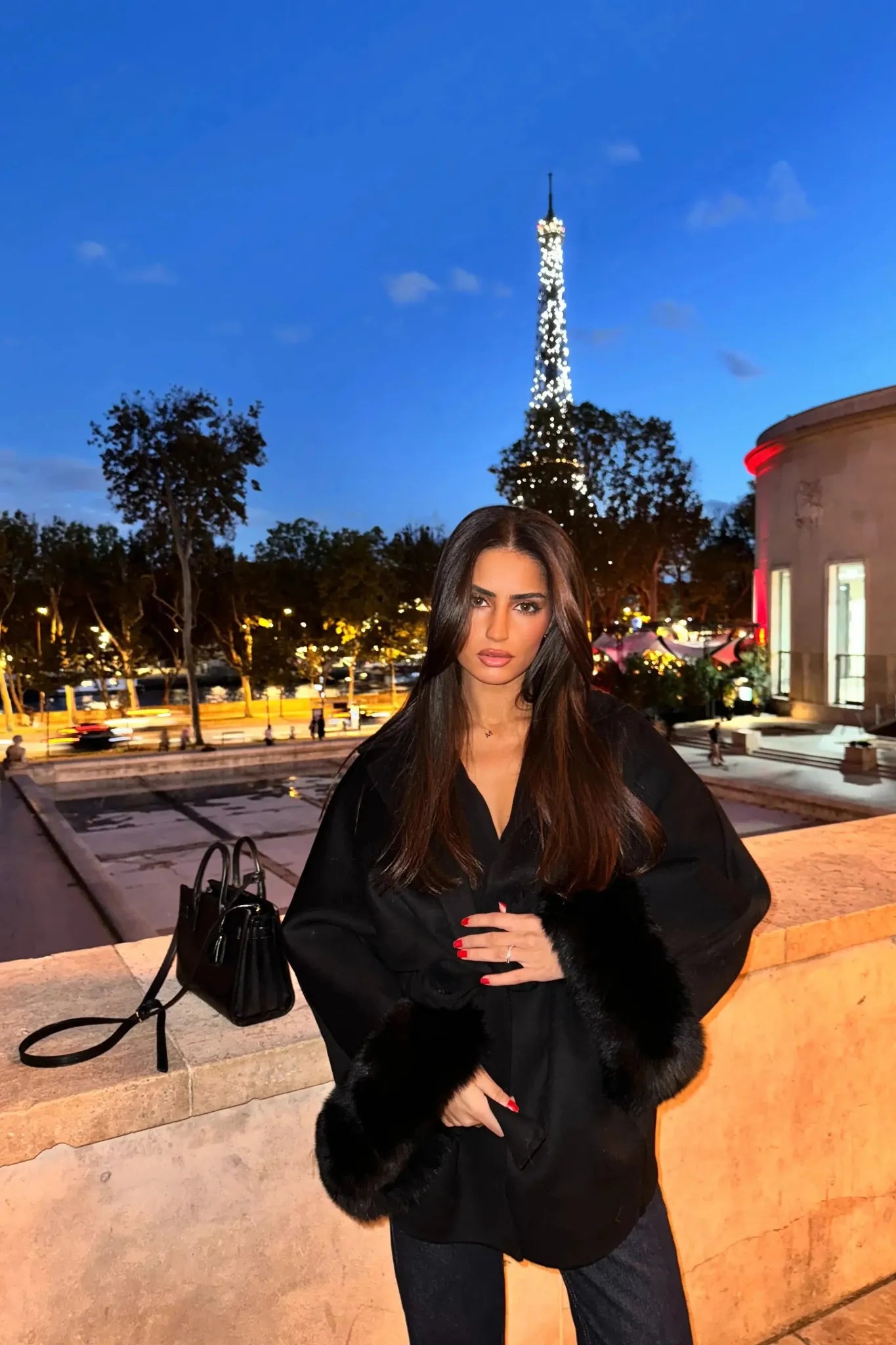 ARCTIC GRACE – Elegant Coat
