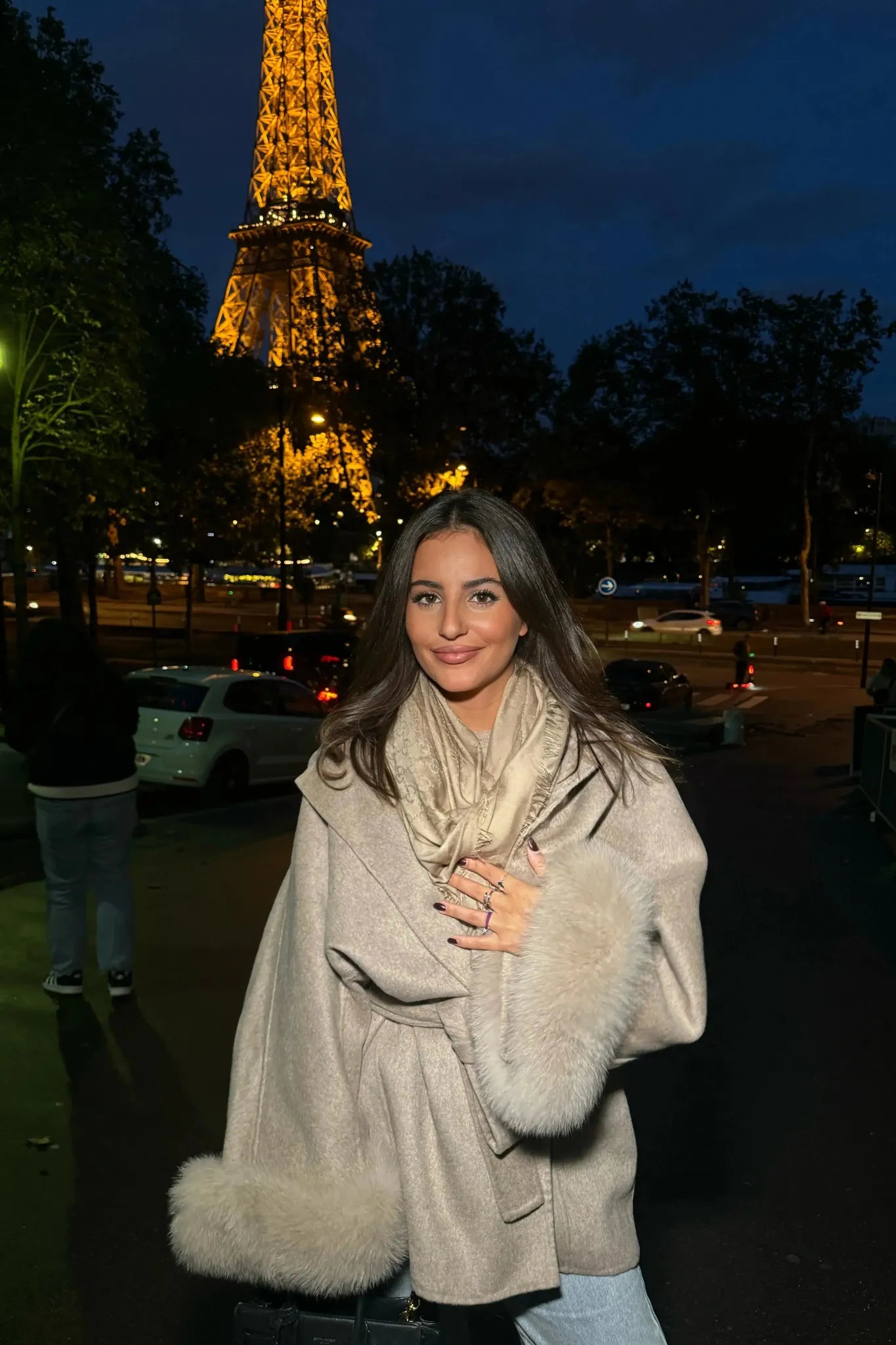ARCTIC GRACE – Elegant Coat