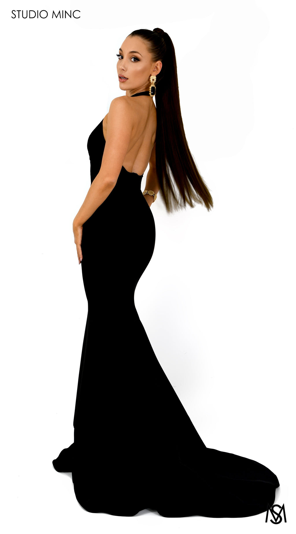 BOSSY - Fitted Black Formal Dress with Plunge Neckline