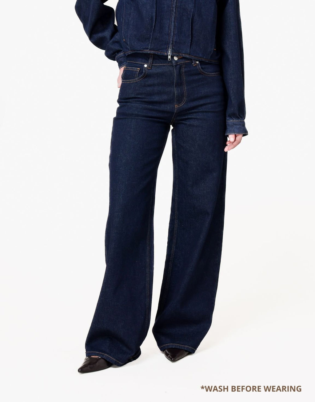 Donkerblauwe Mid Waisted Gestikte Naden - Jeans