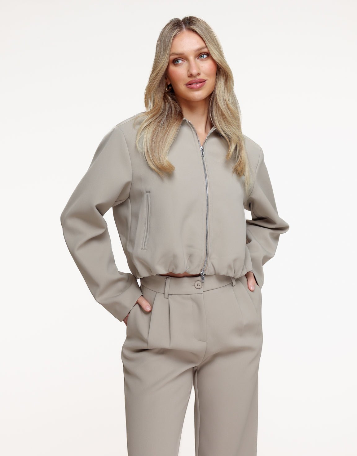 Taupe Premium Achterkant Detail - Jas